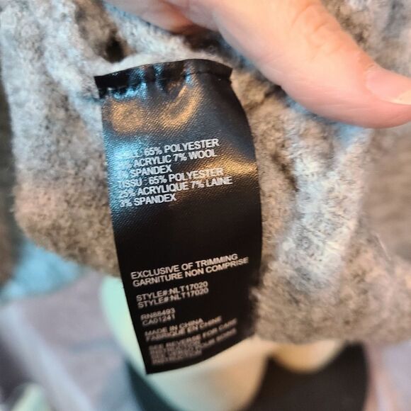 ‎Boundless North Grey Embroidered Sweater Size Small - Picture 6 of 6